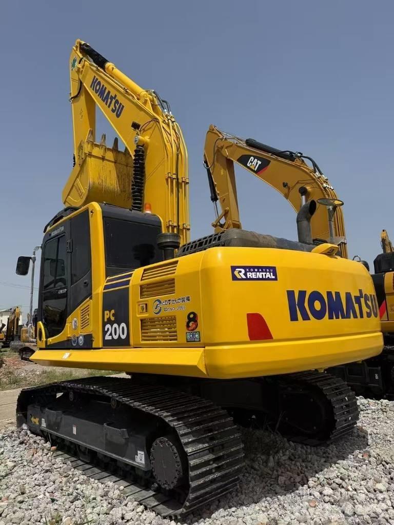 Komatsu 200-8 Kāpurķēžu ekskavatori