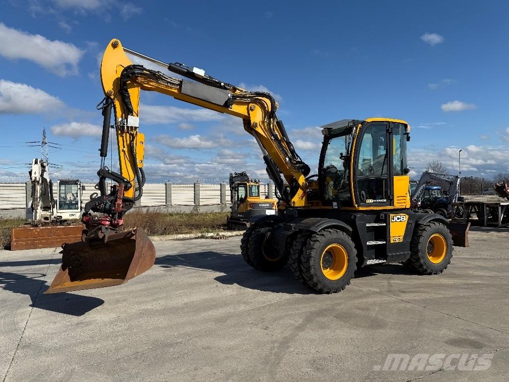 JCB Hydradig Ekskavatori uz riteņiem