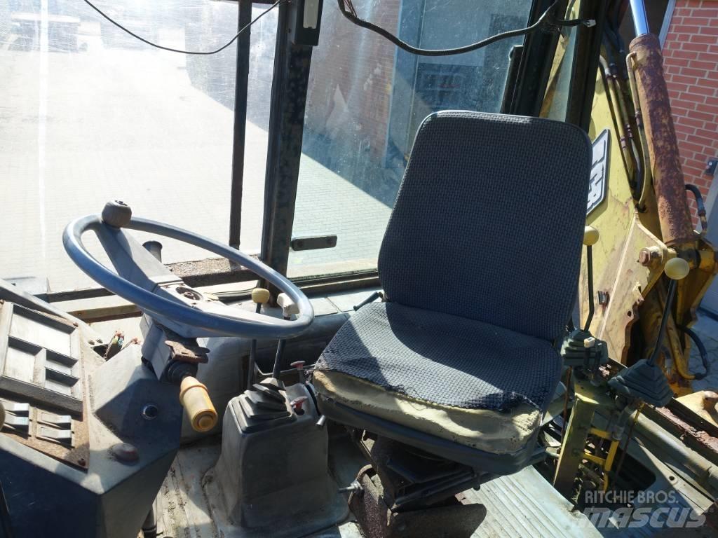 JCB 3 CX Ekskavatori-iekrāvēji