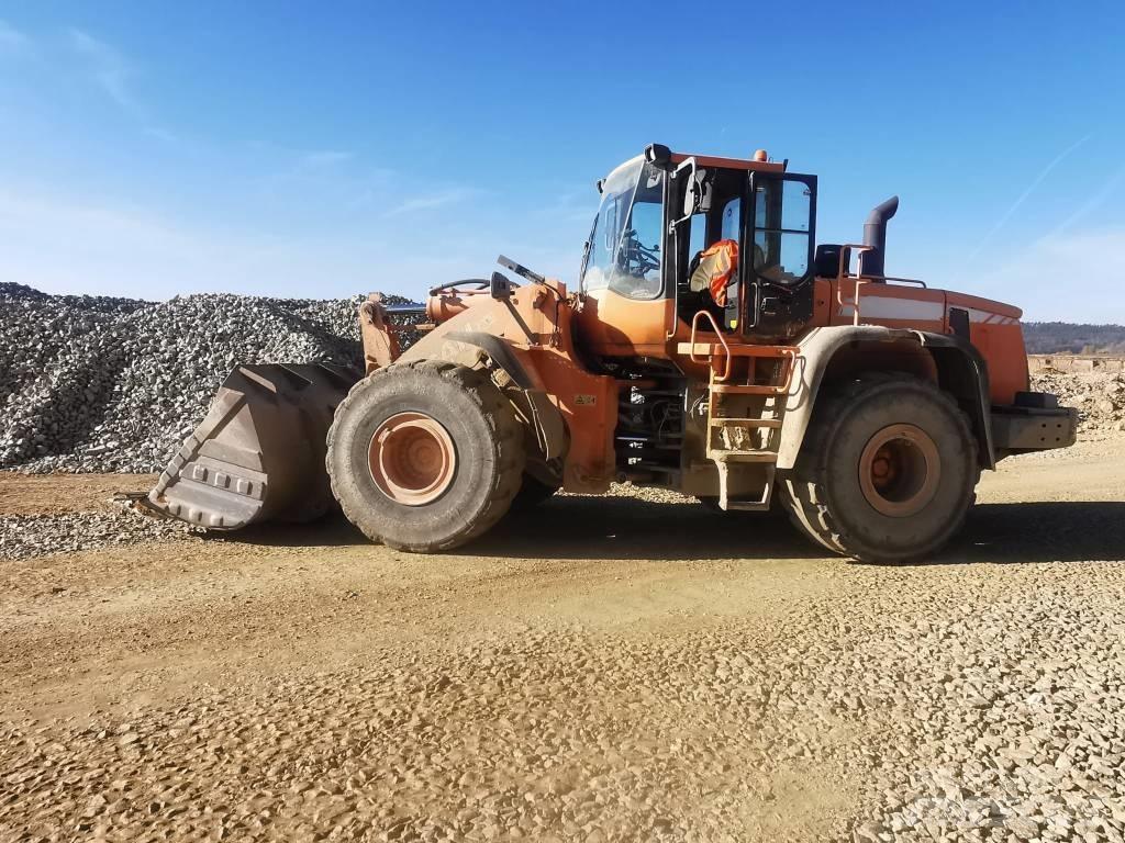 Doosan DL 400 Iekrāvēji uz riteņiem