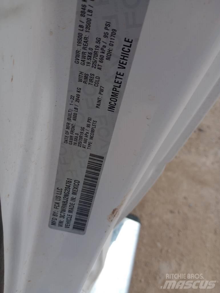 RAM 5500 Platformas/izkraušana no sāniem