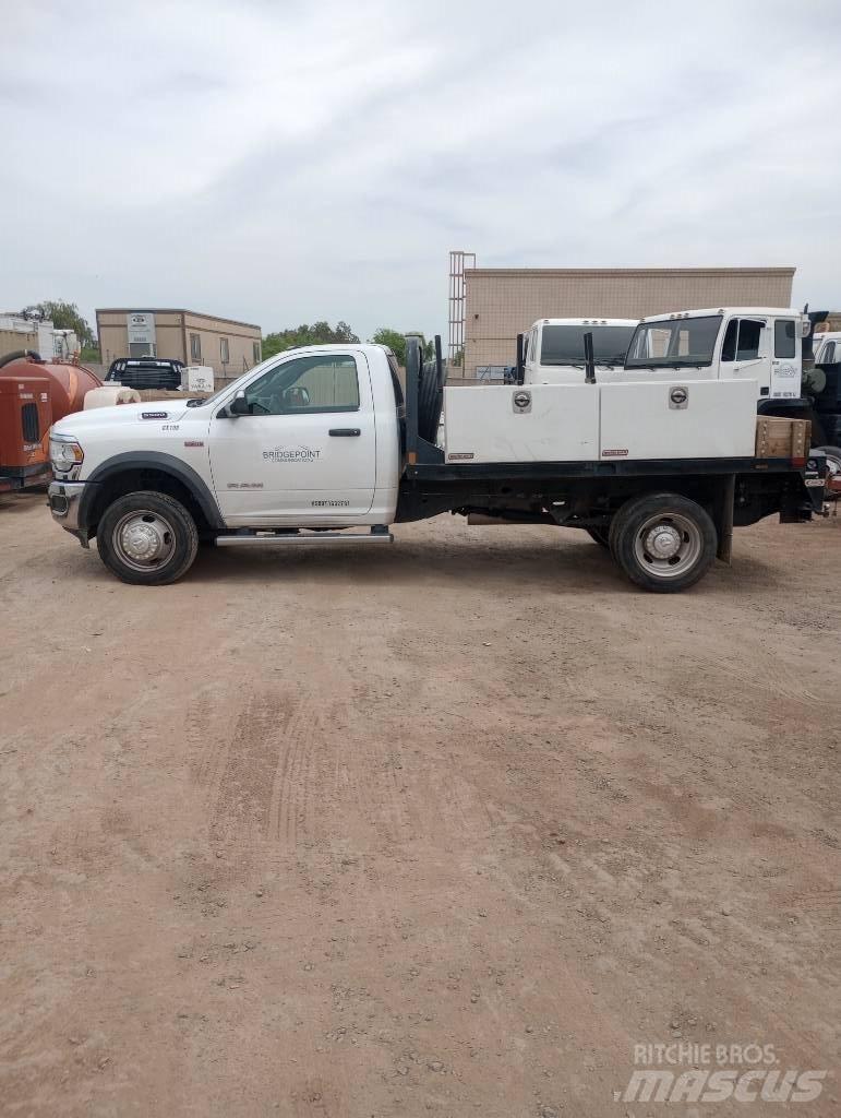 RAM 5500 Platformas/izkraušana no sāniem