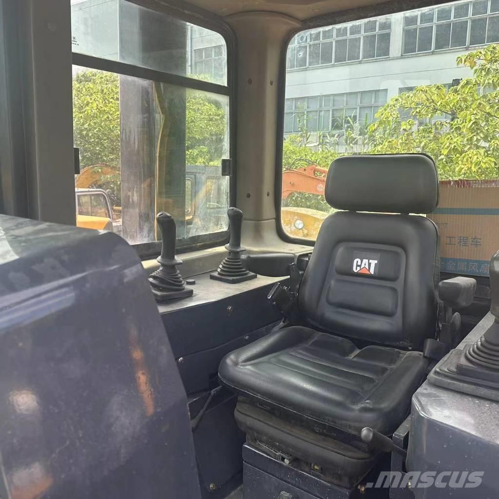 CAT D 8 R Kāpurķēžu buldozeri