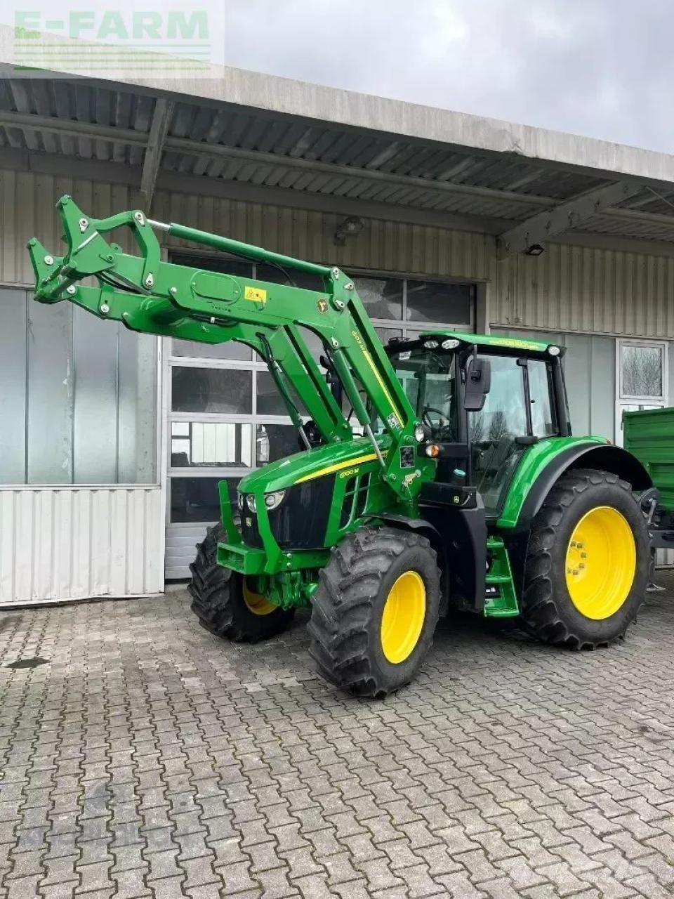 John Deere 6100m Traktori