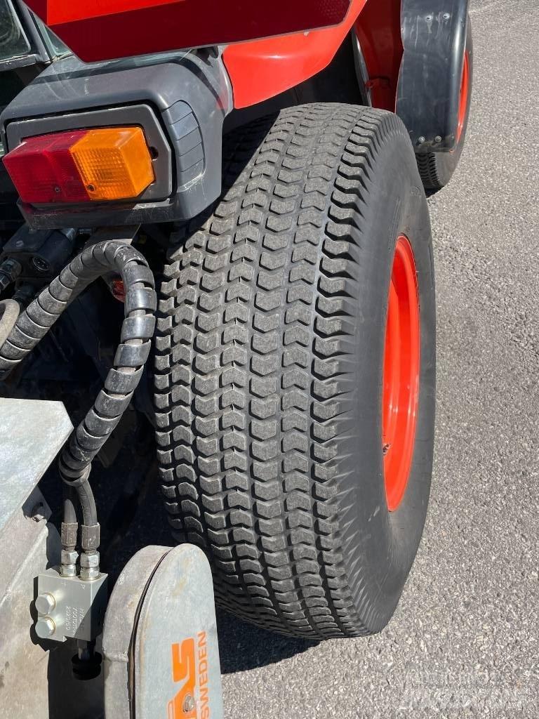 Kubota L4240 II HST Kompaktie traktori