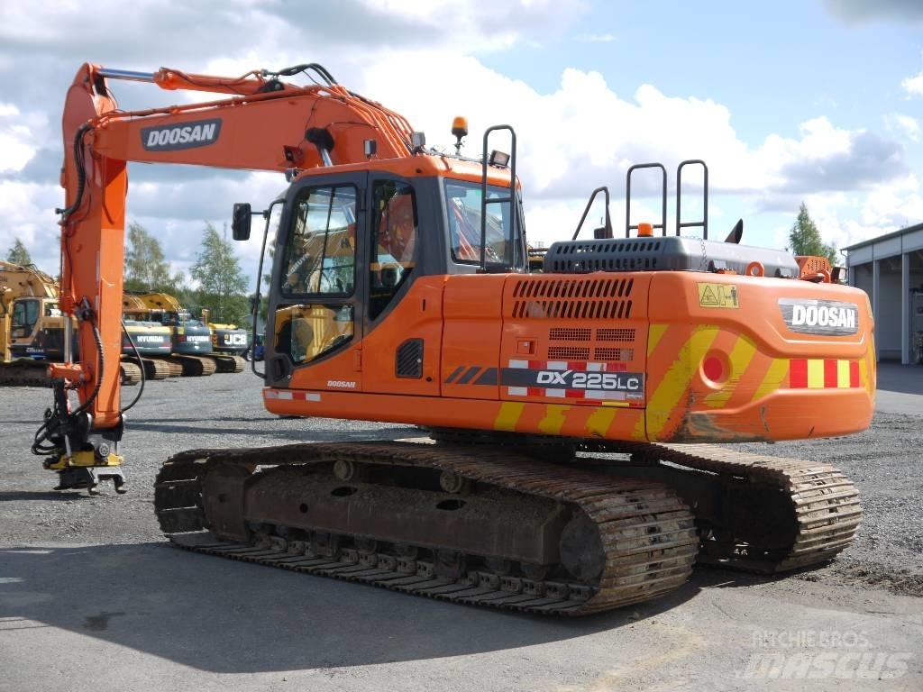 Doosan DX 225 LC-3 Kāpurķēžu ekskavatori