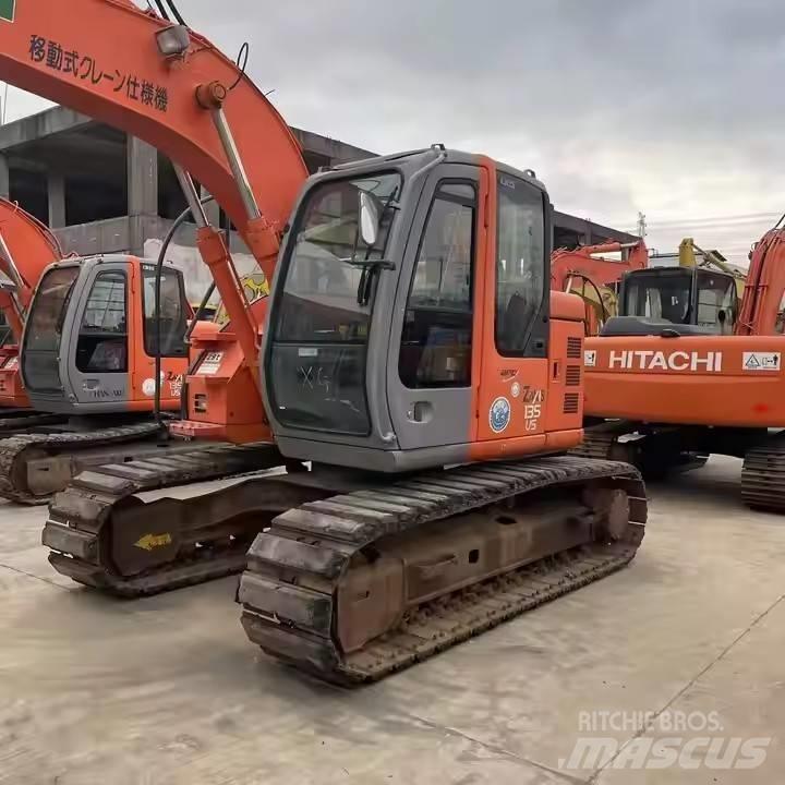 Hitachi ZX135US Kāpurķēžu ekskavatori