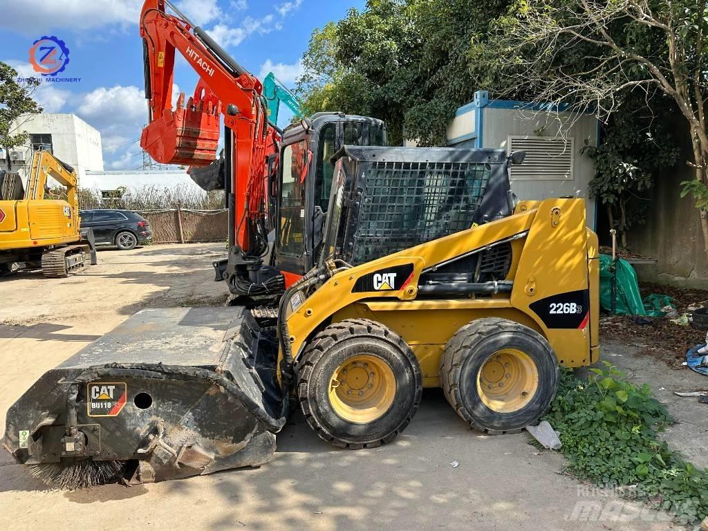 CAT 226 B Lietoti riteņu kompaktiekrāvēji