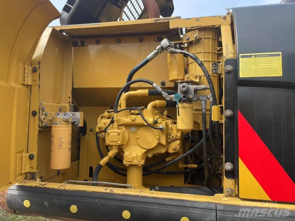 CAT 320 D Kāpurķēžu ekskavatori