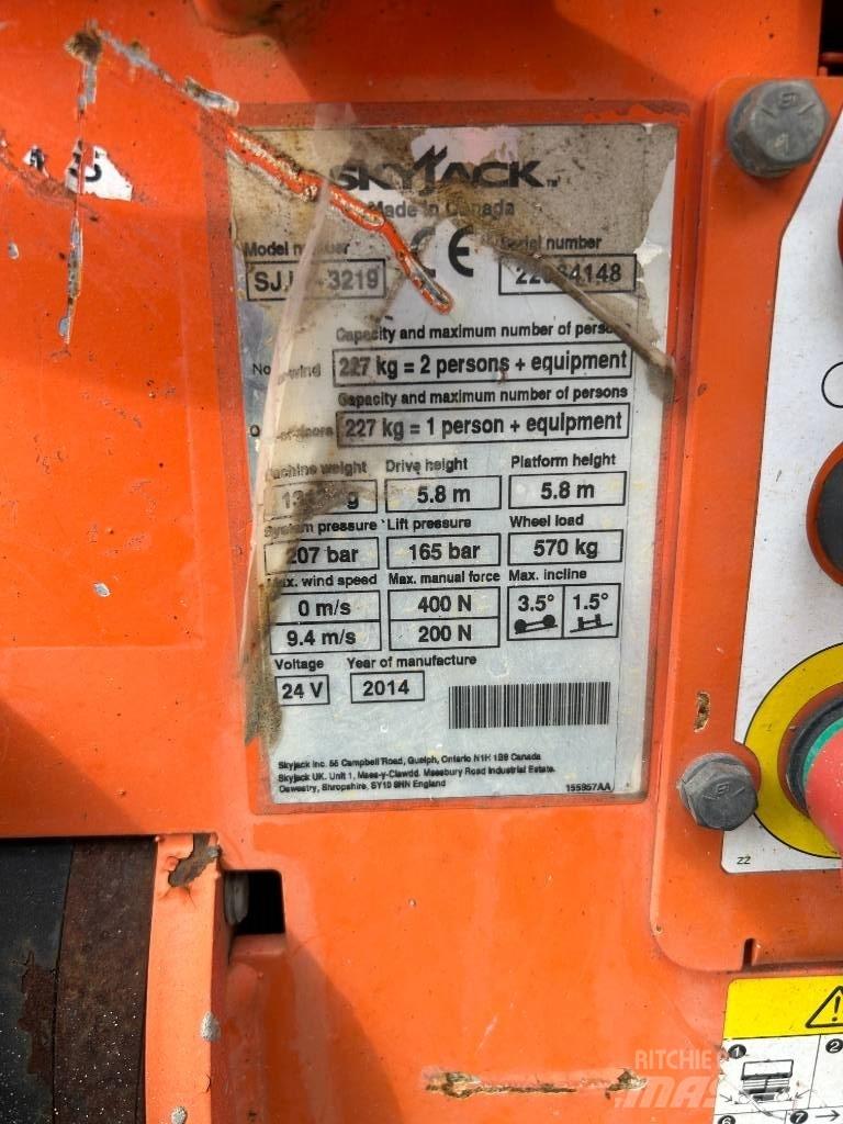 SkyJack SJ III 3219 Šķerveida pacēlāji