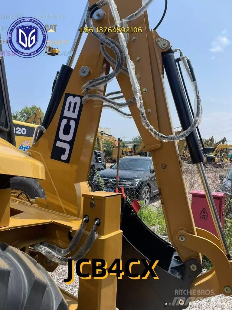 JCB 4 CX Ekskavatori-iekrāvēji