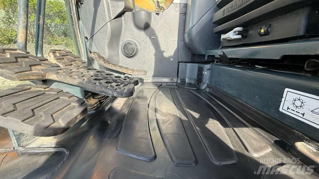Hyundai HX 130 LCR Kāpurķēžu ekskavatori