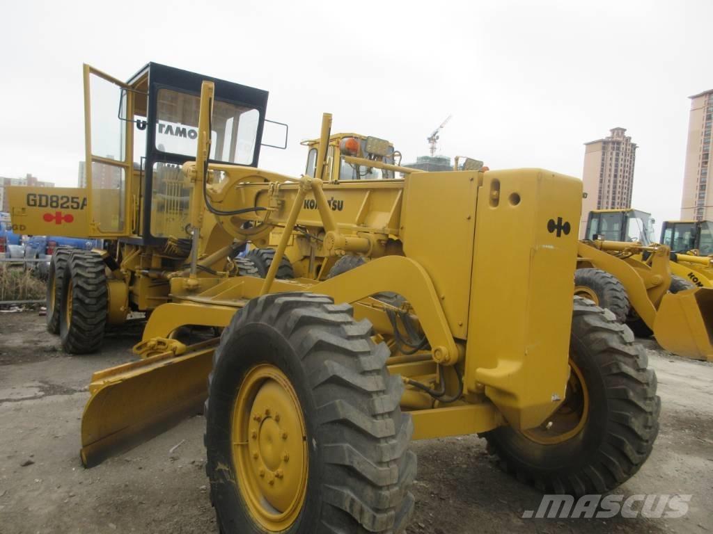 Komatsu GD 623 Greideri