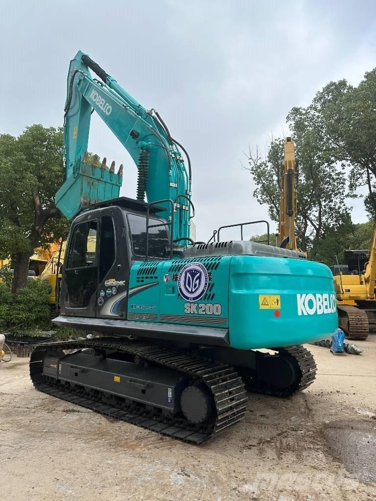 Kobelco SK 200-8 Kāpurķēžu ekskavatori