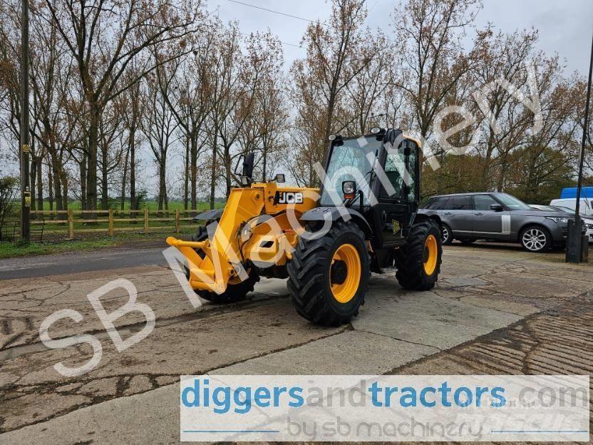 JCB 526-56 Agri Lauksaimniecības pacēlāji