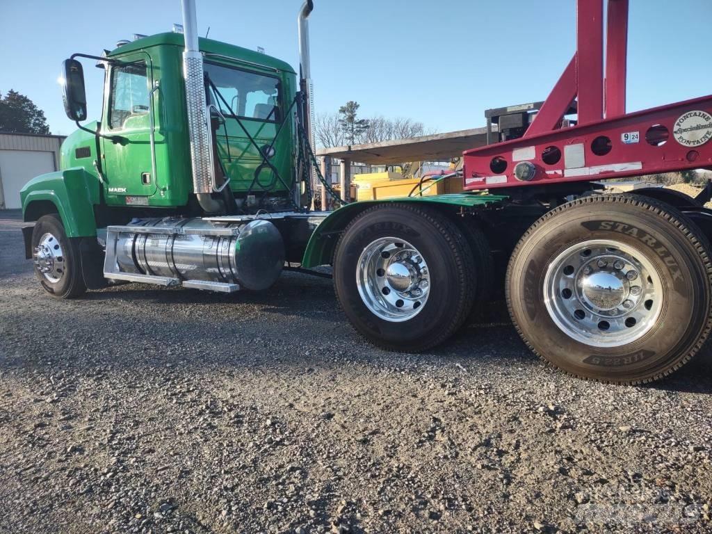 Mack CHU 613 Vilcēji
