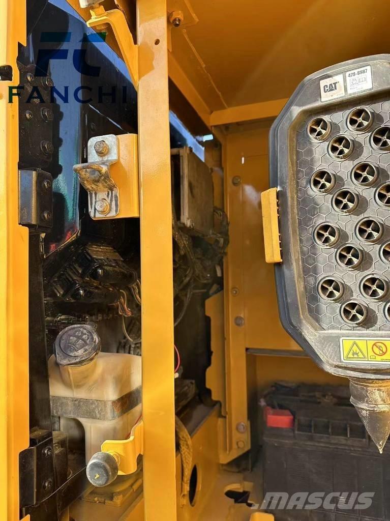 CAT 320 GC Kāpurķēžu ekskavatori