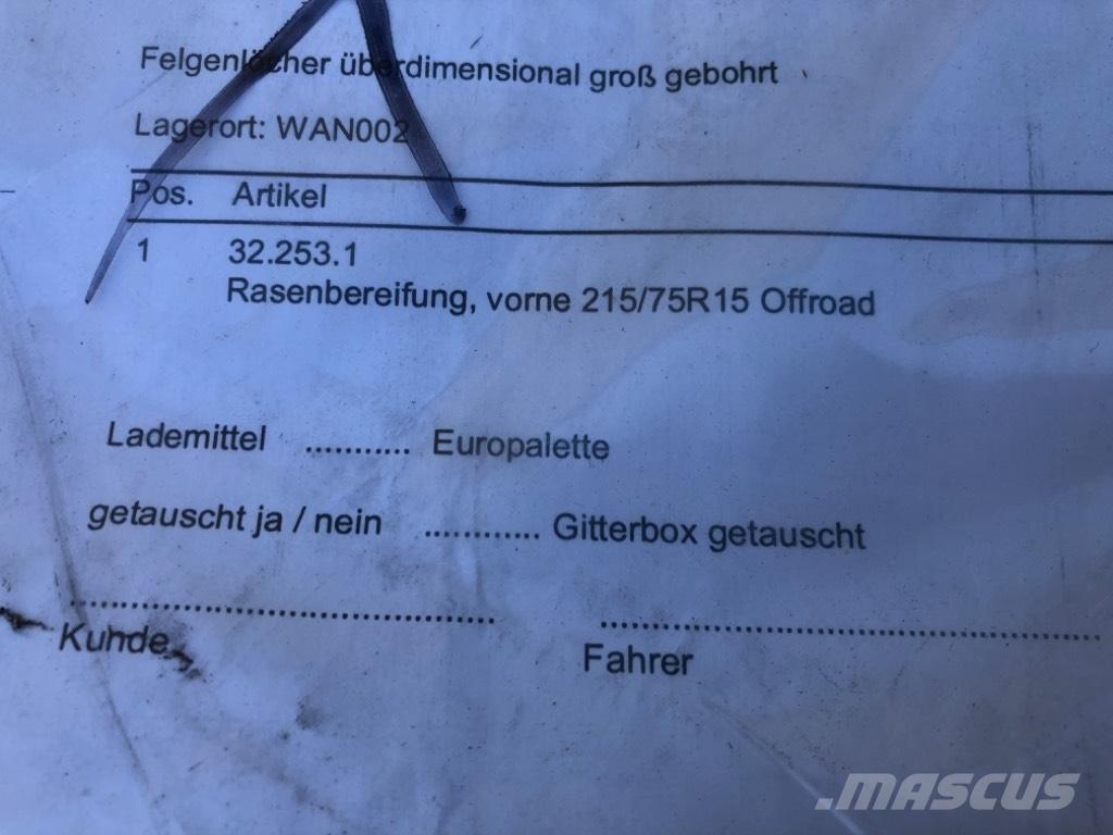  Radial 751 Kompaktie traktori