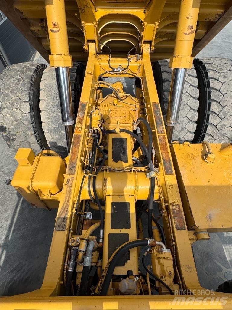 CAT 775 E Karjeras kravas automašīnas