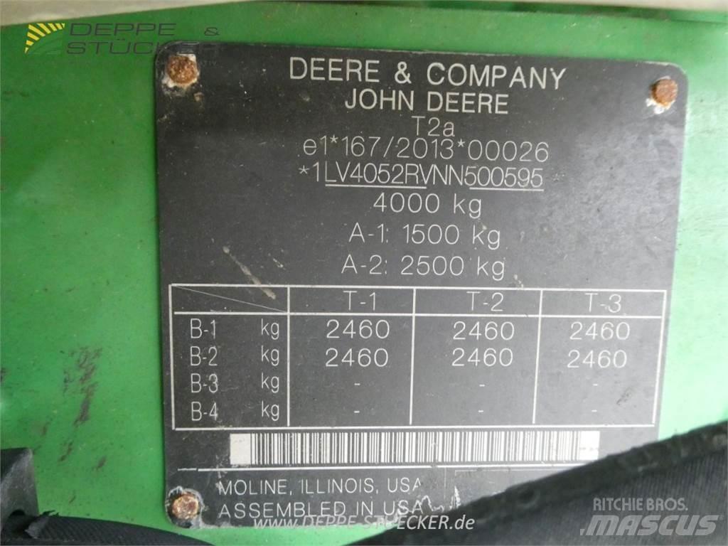 John Deere 4052R Kompaktie traktori