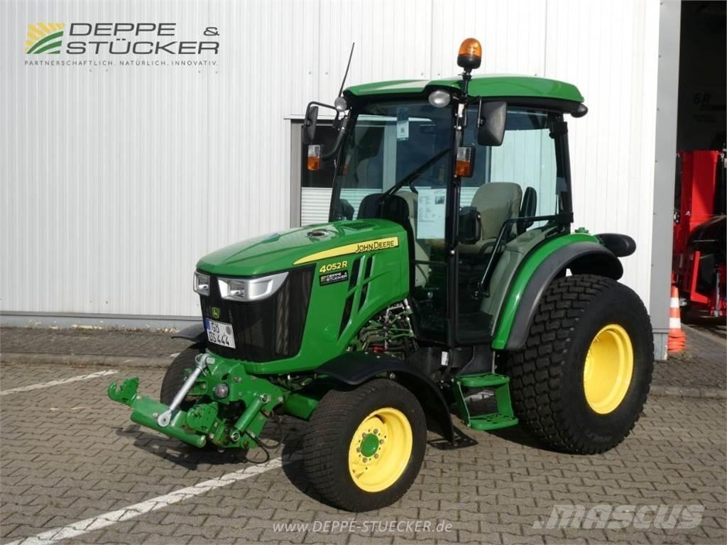 John Deere 4052R Kompaktie traktori