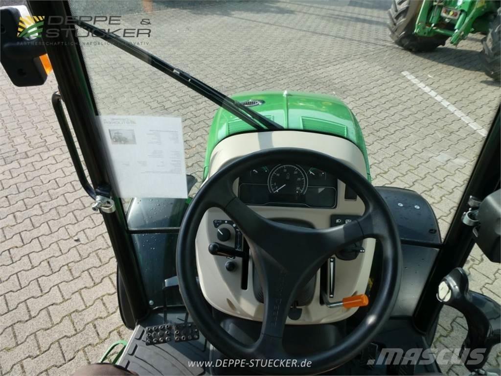 John Deere 4052R Kompaktie traktori