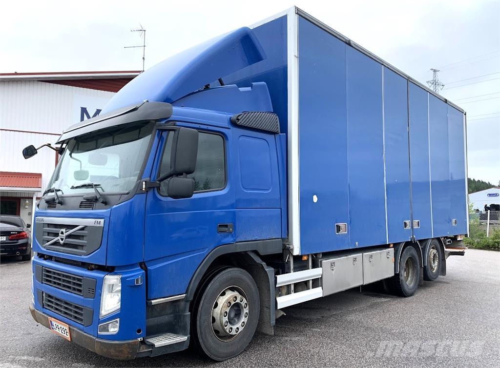 Volvo FM330 6x2 Furgons