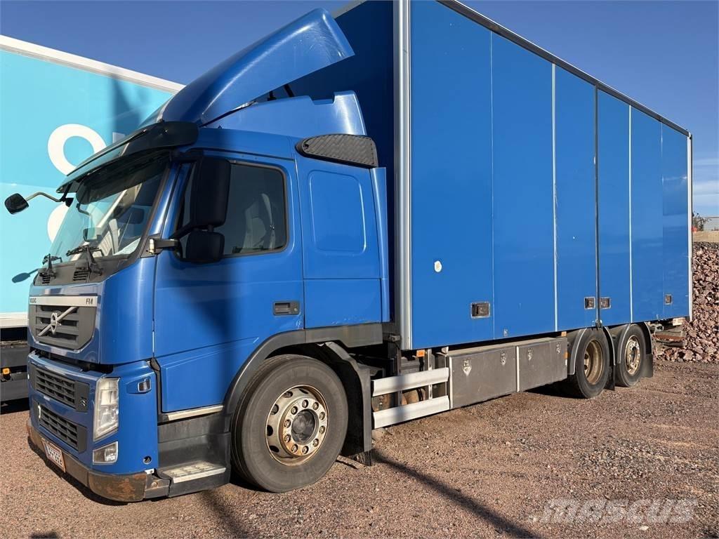 Volvo FM330 6x2 Furgons