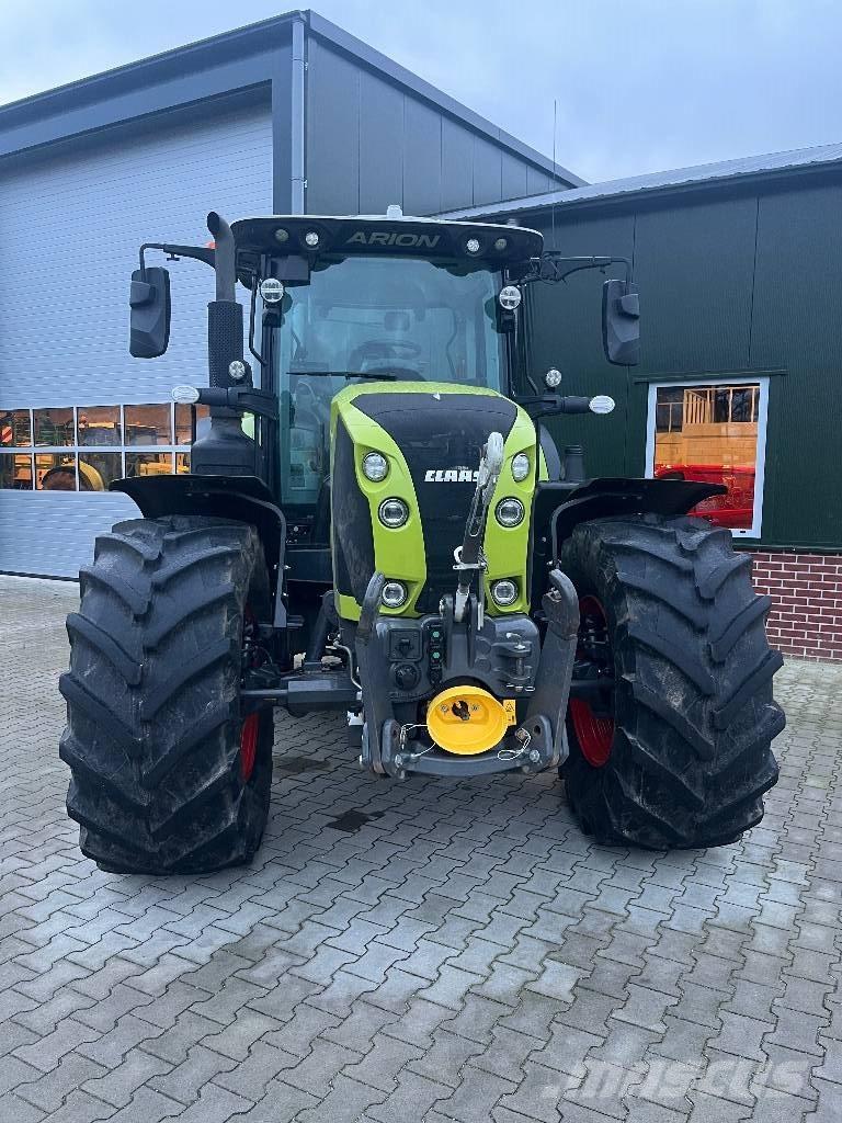 CLAAS Arion 660 Traktori