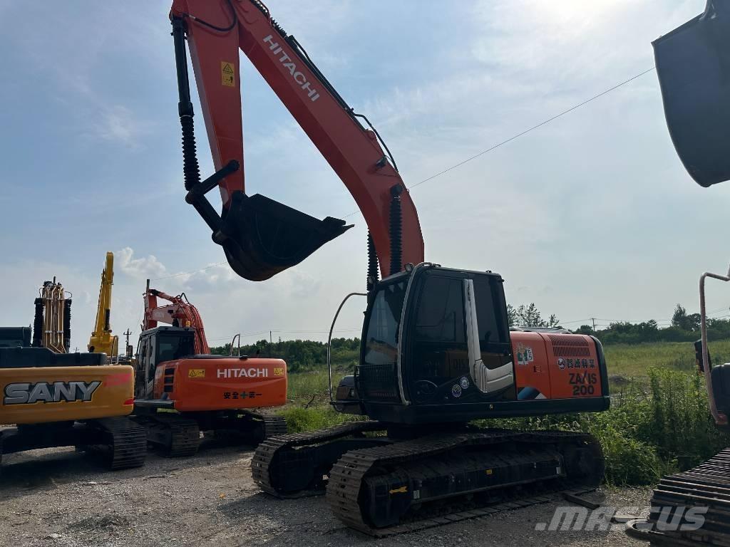 Hitachi ZX200 Kāpurķēžu ekskavatori