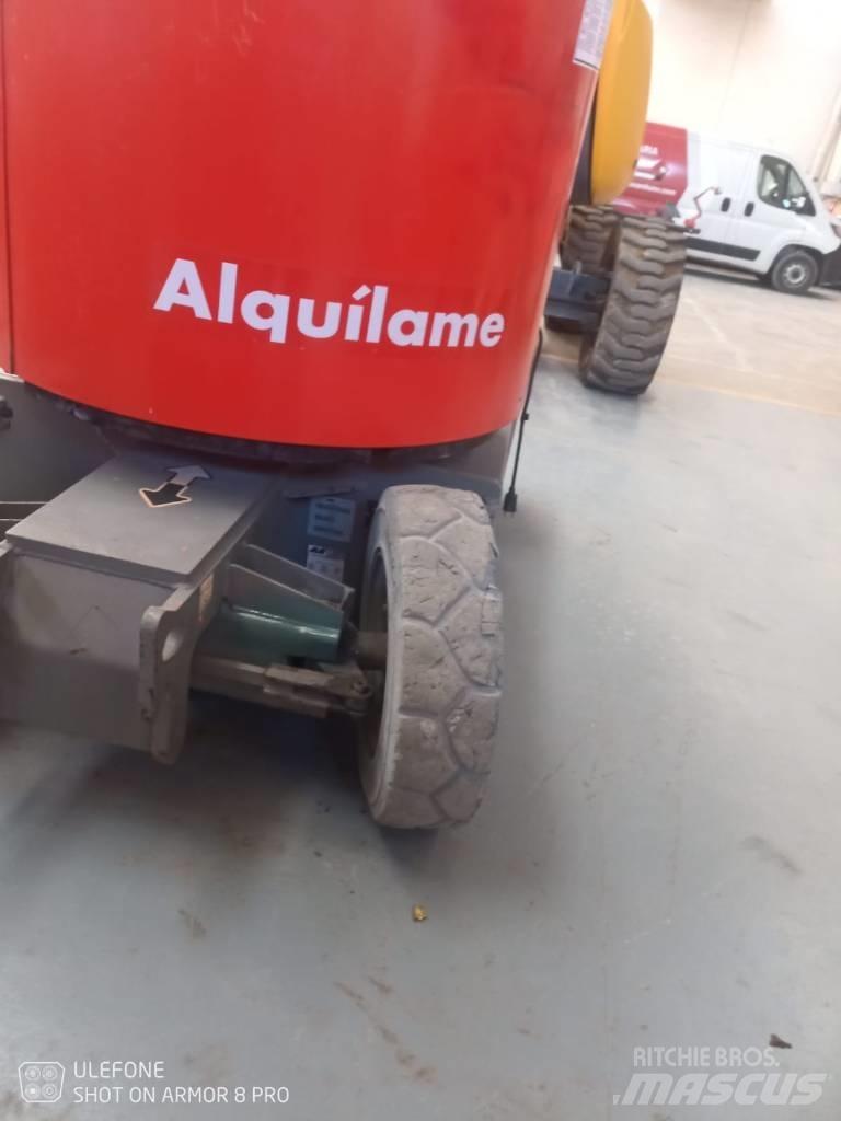 JLG E 300 AJP Strēles pacēlāji