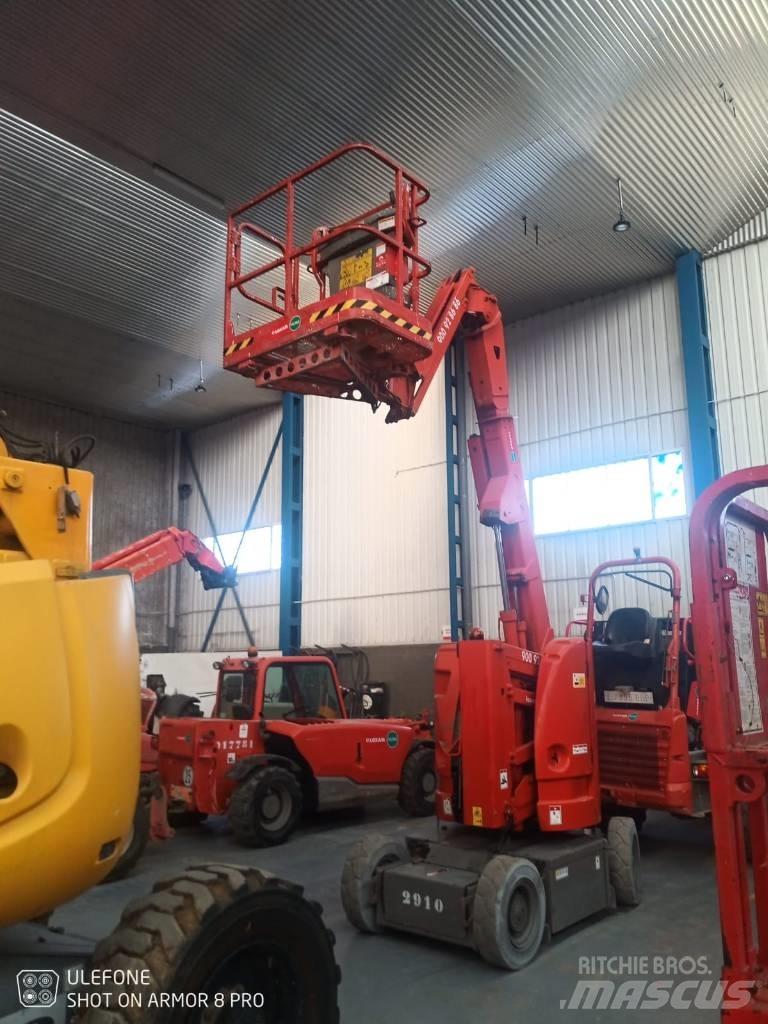 JLG E 300 AJP Strēles pacēlāji