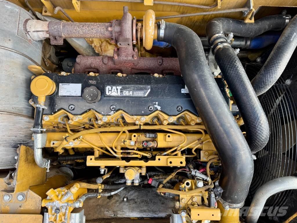 CAT 323 D Kāpurķēžu ekskavatori