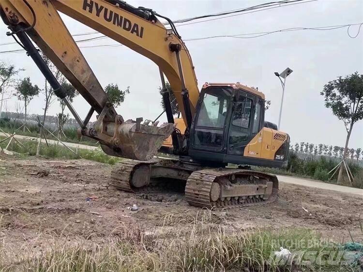 Hyundai R225LVS Ekskavatori uz riteņiem