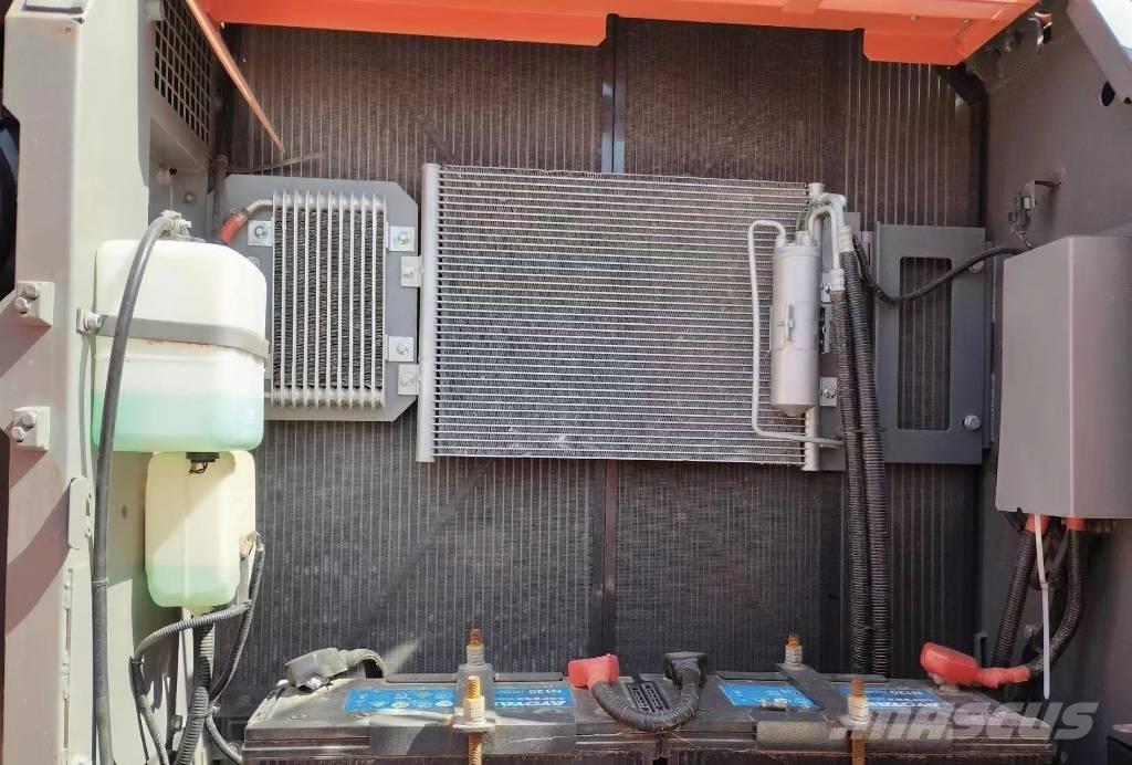 Hitachi ZX 240 Kāpurķēžu ekskavatori