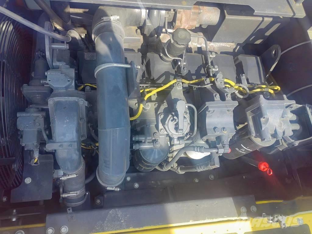 Komatsu PC450-8 Kāpurķēžu ekskavatori