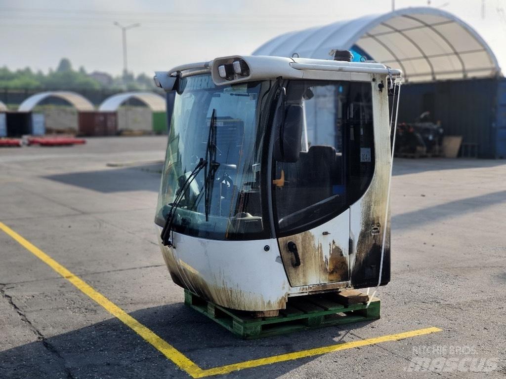 Liebherr L 550 CAB Kabīnes un interjers