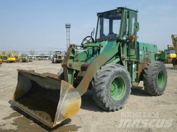 Komatsu 510 Iekrāvēji uz riteņiem
