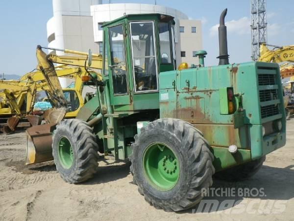 Komatsu 510 Iekrāvēji uz riteņiem