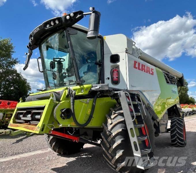 CLAAS TRION 640 Ražas novākšanas kombaini