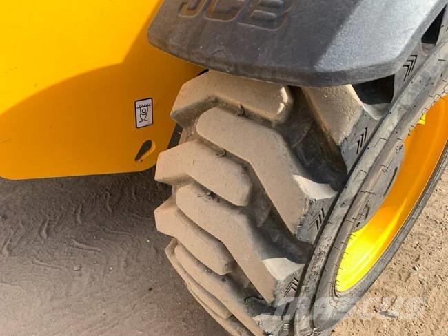 JCB 525-60 Teleskopiskie manipulatori