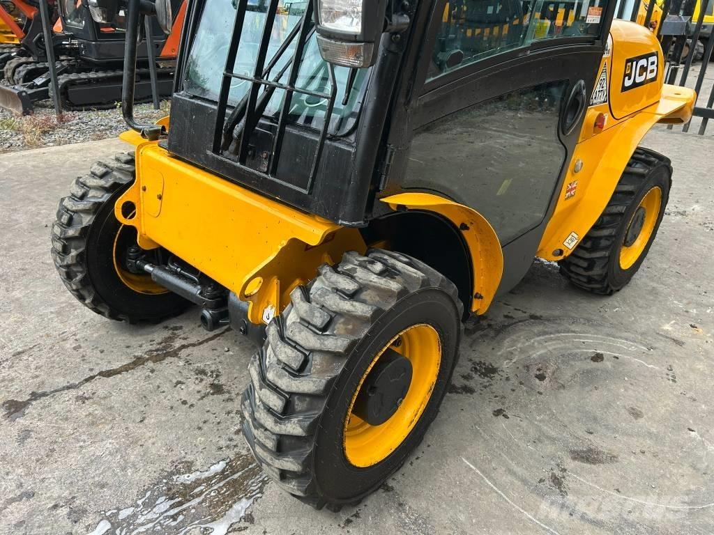 JCB 520-40 Teleskopiskie manipulatori