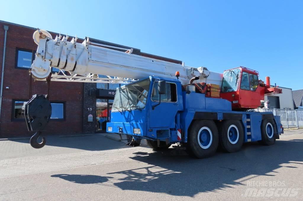 Liebherr LTM 1050-1 Visurgājēji celtņi