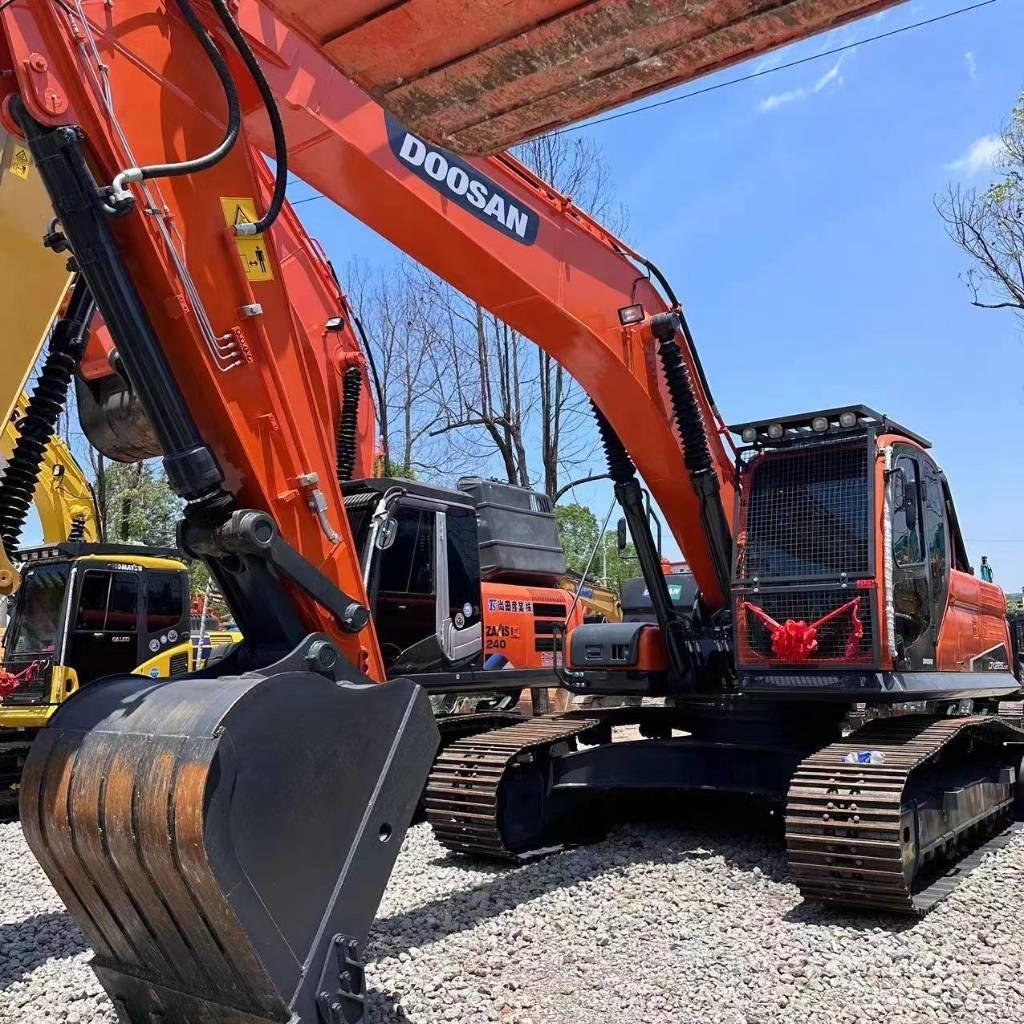 Doosan DX 225 LC Kāpurķēžu ekskavatori
