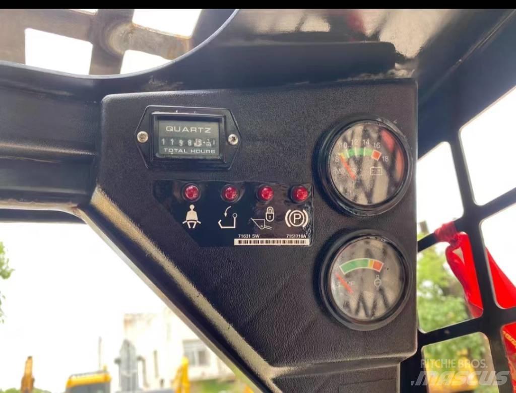 Bobcat S70 Lietoti riteņu kompaktiekrāvēji
