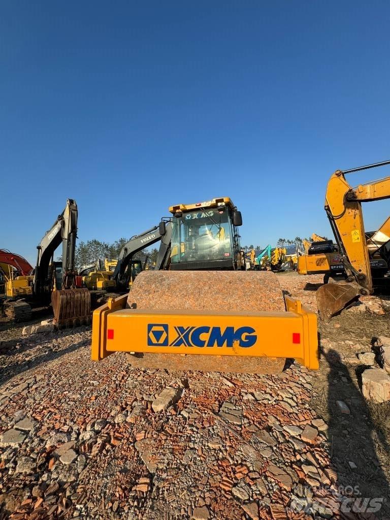 XCMG XS 263 J Vienvalča grunts veltņi