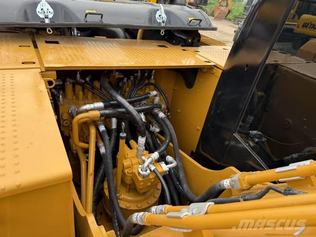 CAT 320D2 Kāpurķēžu ekskavatori