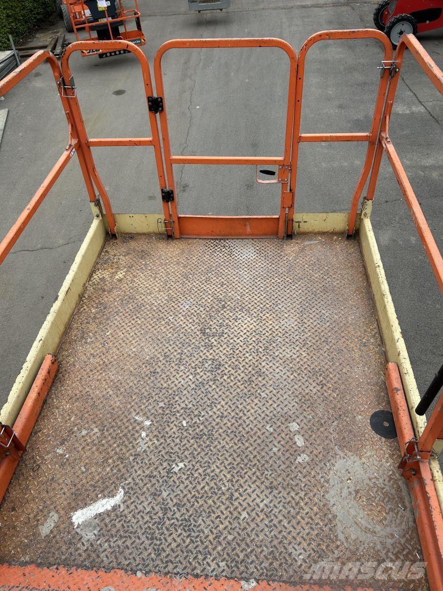 JLG 4069 LE (3614) Šķerveida pacēlāji