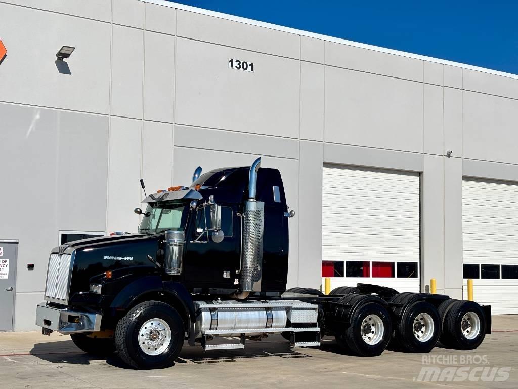 Western Star 4900 FA Vilcēji