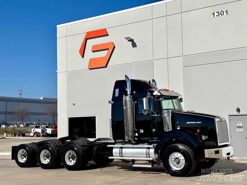 Western Star 4900 FA Vilcēji